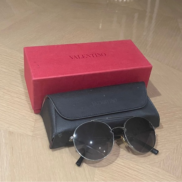 Valentino sunglasses - Picture 4 of 5